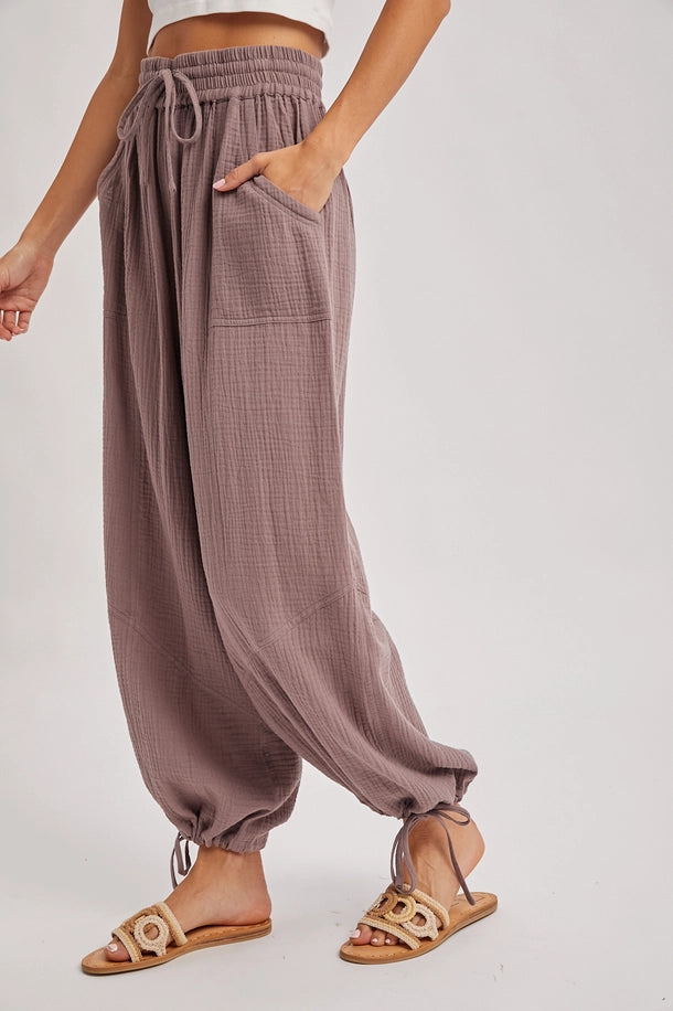 Gauze Joggers in Mushroom