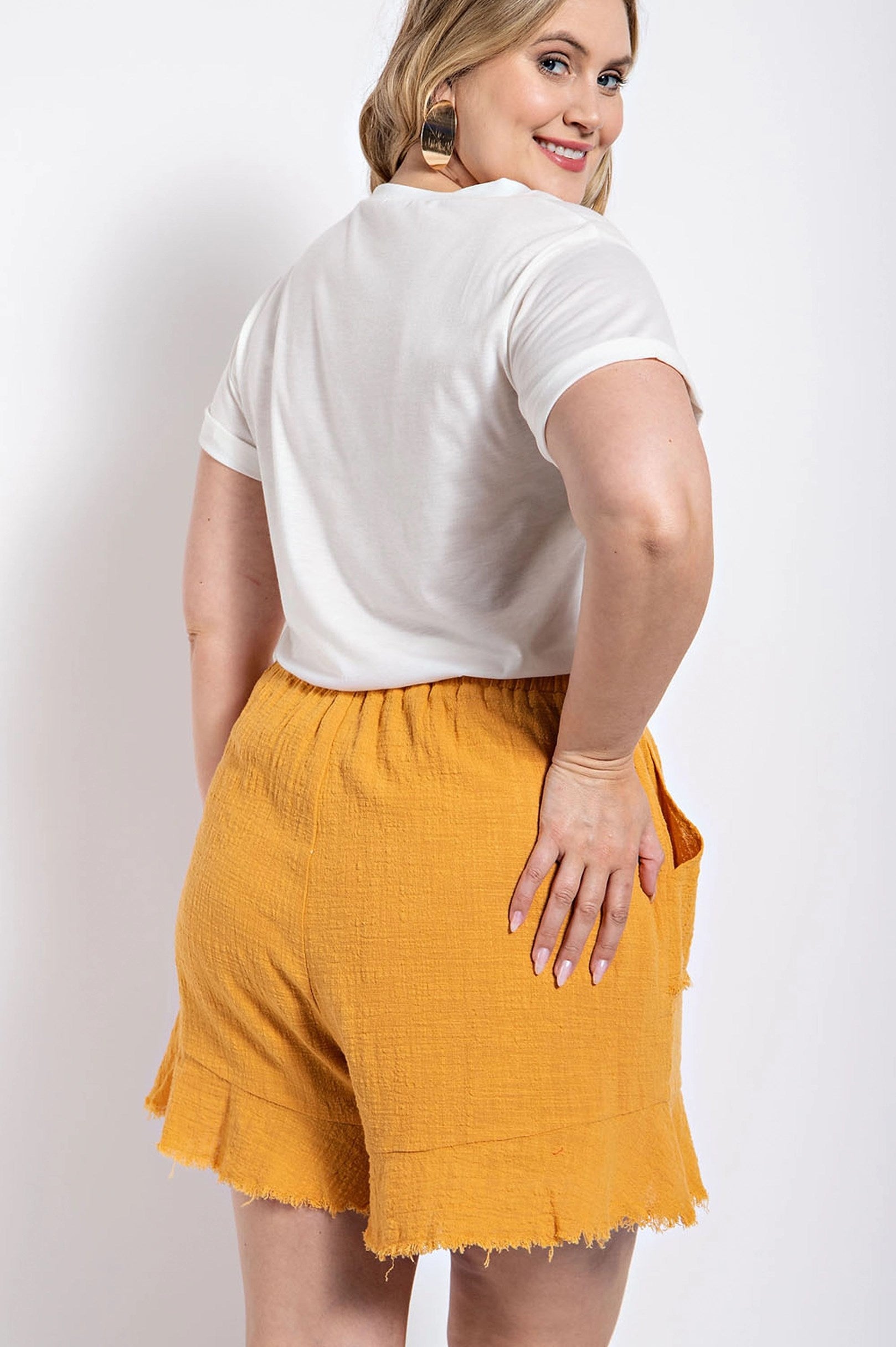 Plus Size Flutter Hem patch pocket shorts