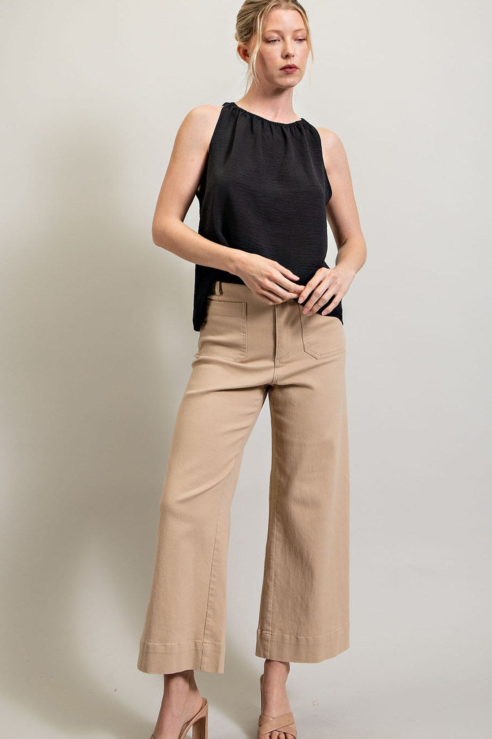 Sleeveless top with Ruching in black