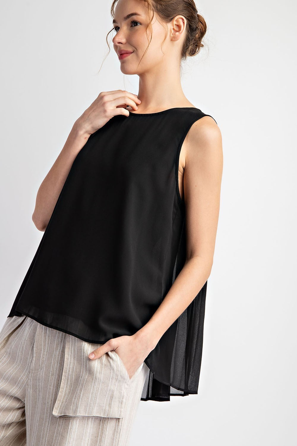 Sleeveless Blouse with Pleat details