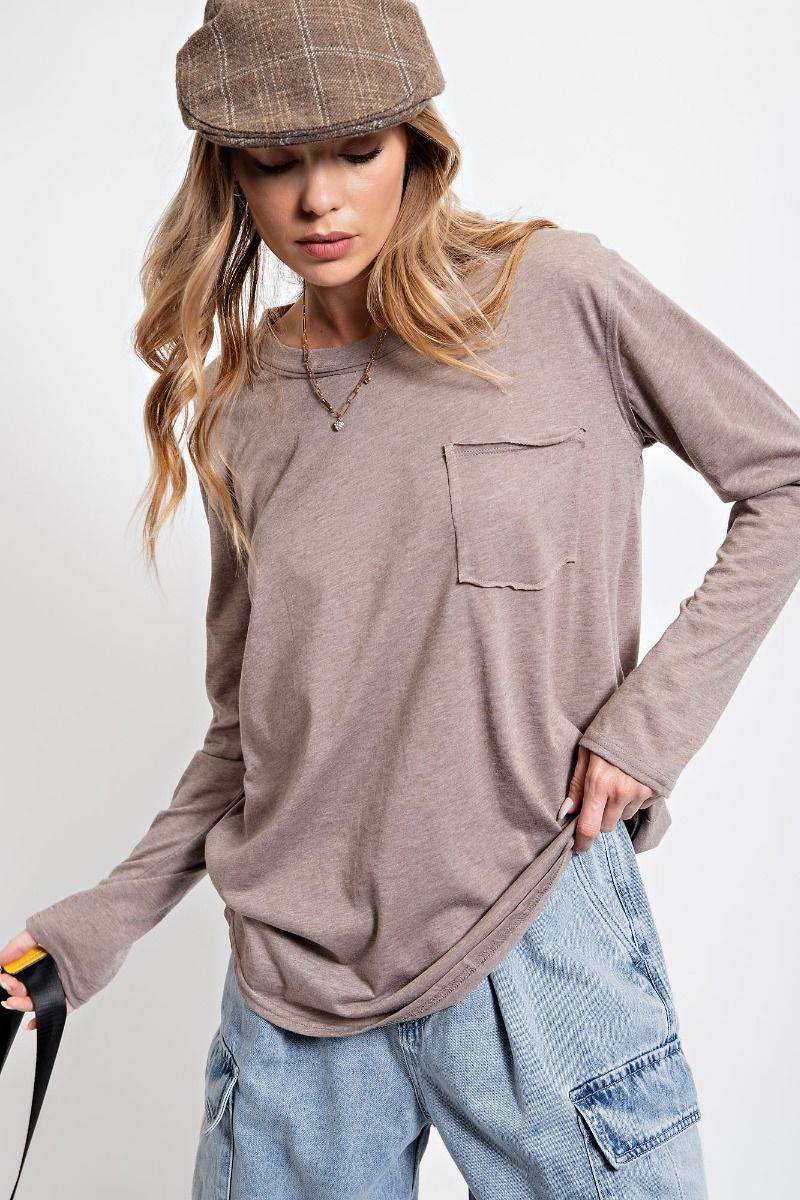 Long Sleeve Pocketed Tee in Mushroom