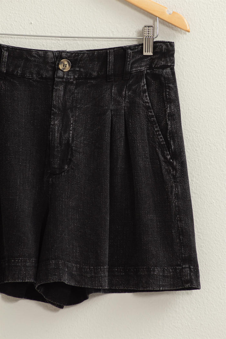 Linen Shorts in Black