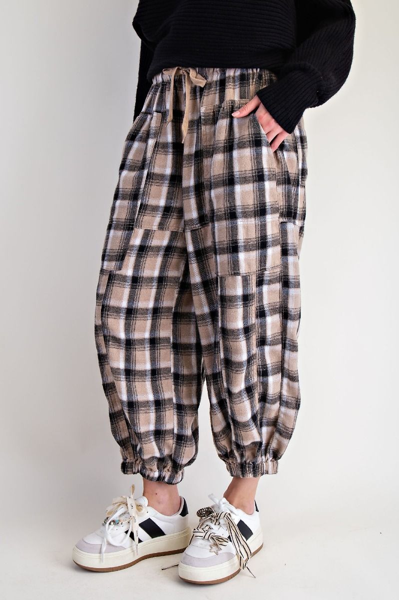Plaid Cropped Flannel Pants in Black/Natural