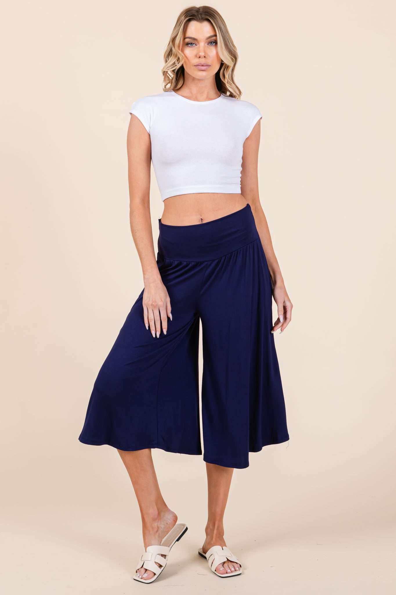 Relaxed Wide waistband shorts in Navy