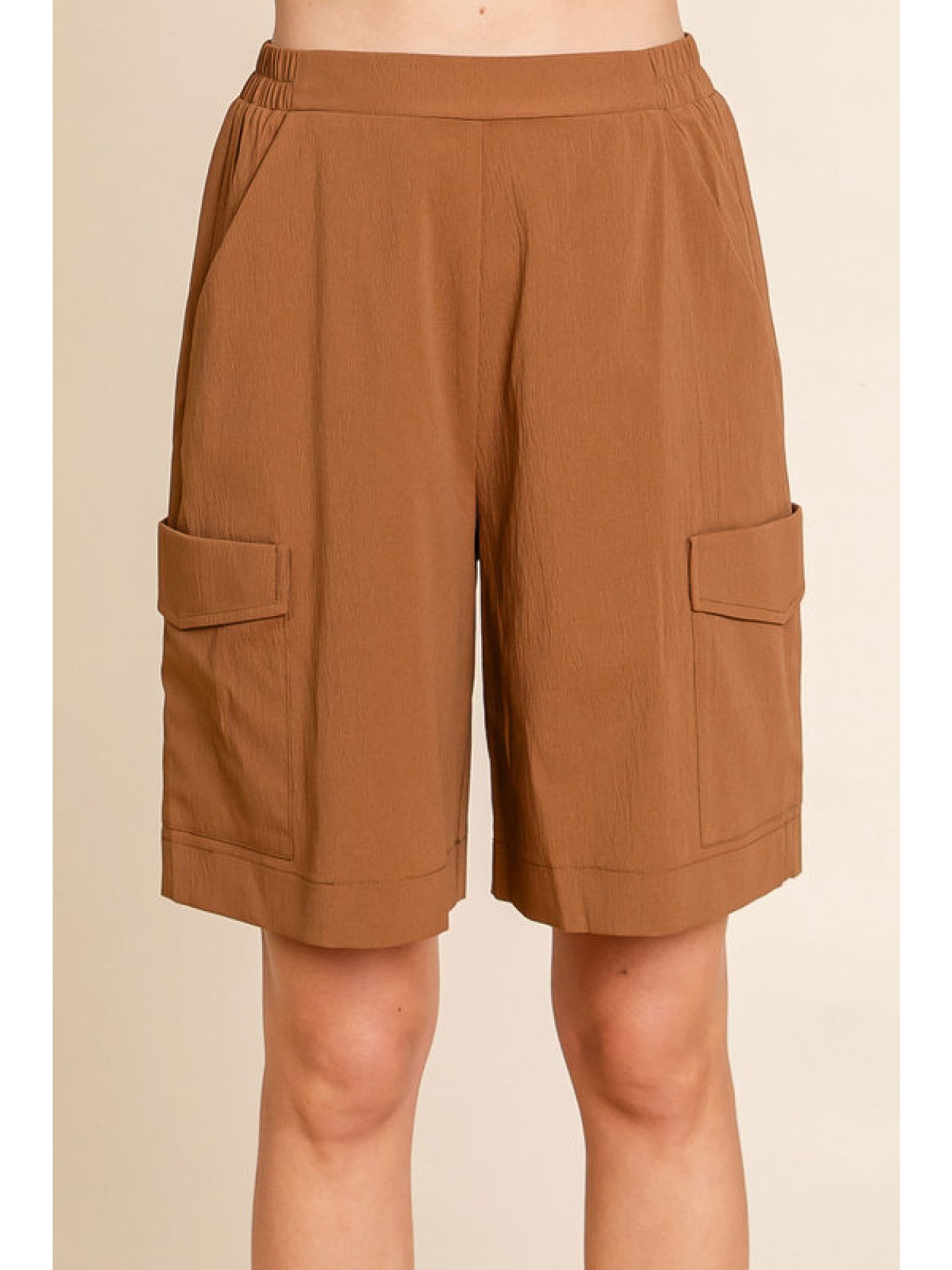 Midi Shorts in Black