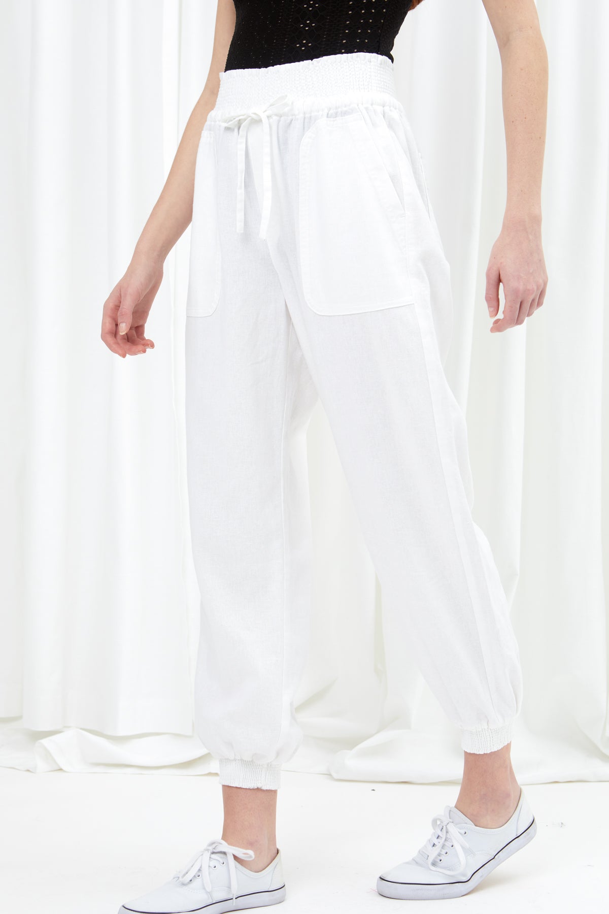 Linen Joggers in White