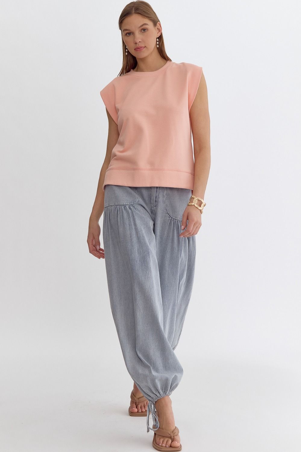 Sleeveless top in Peach