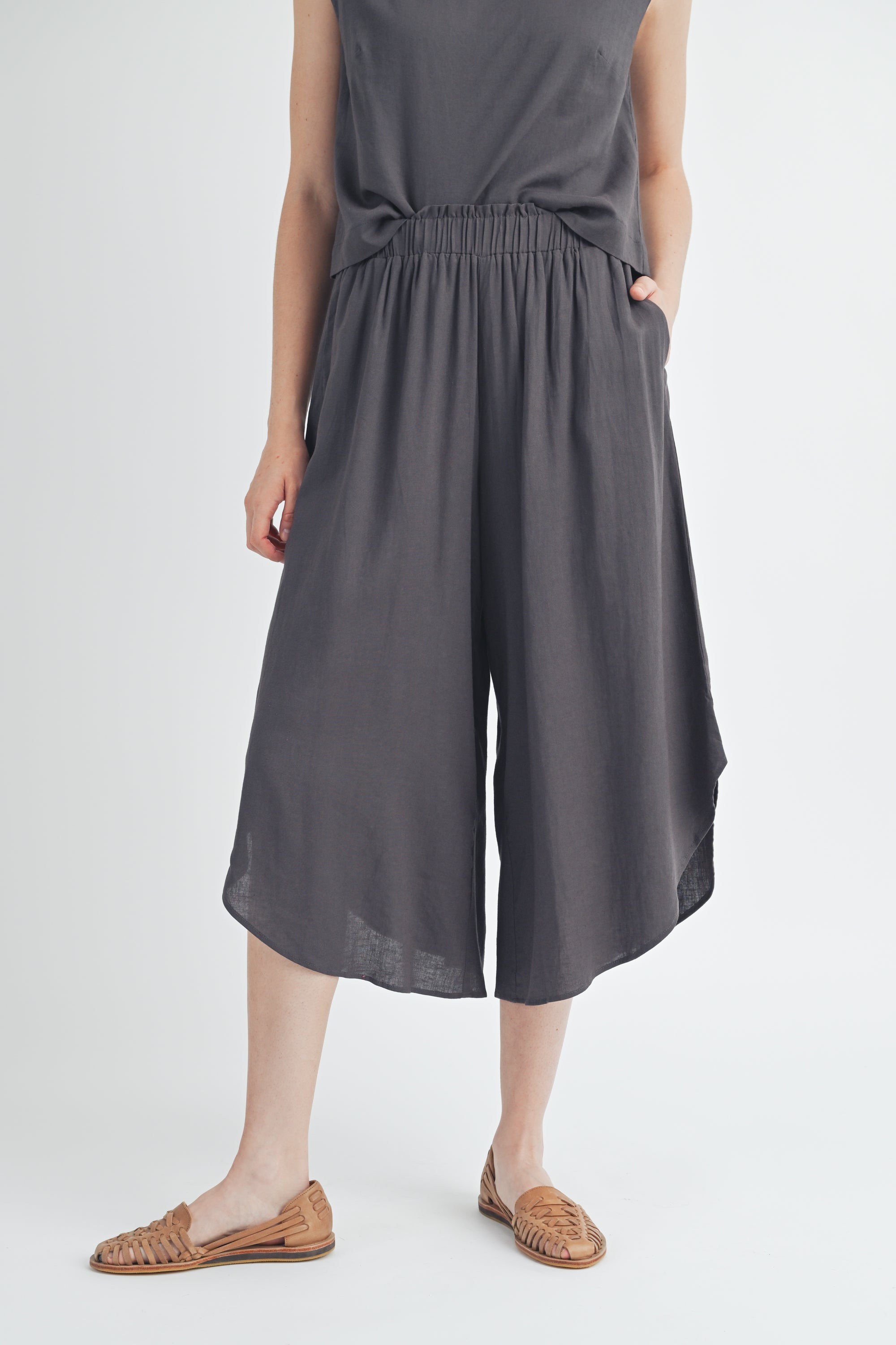 Linen Wide Leg Pants in Truffle