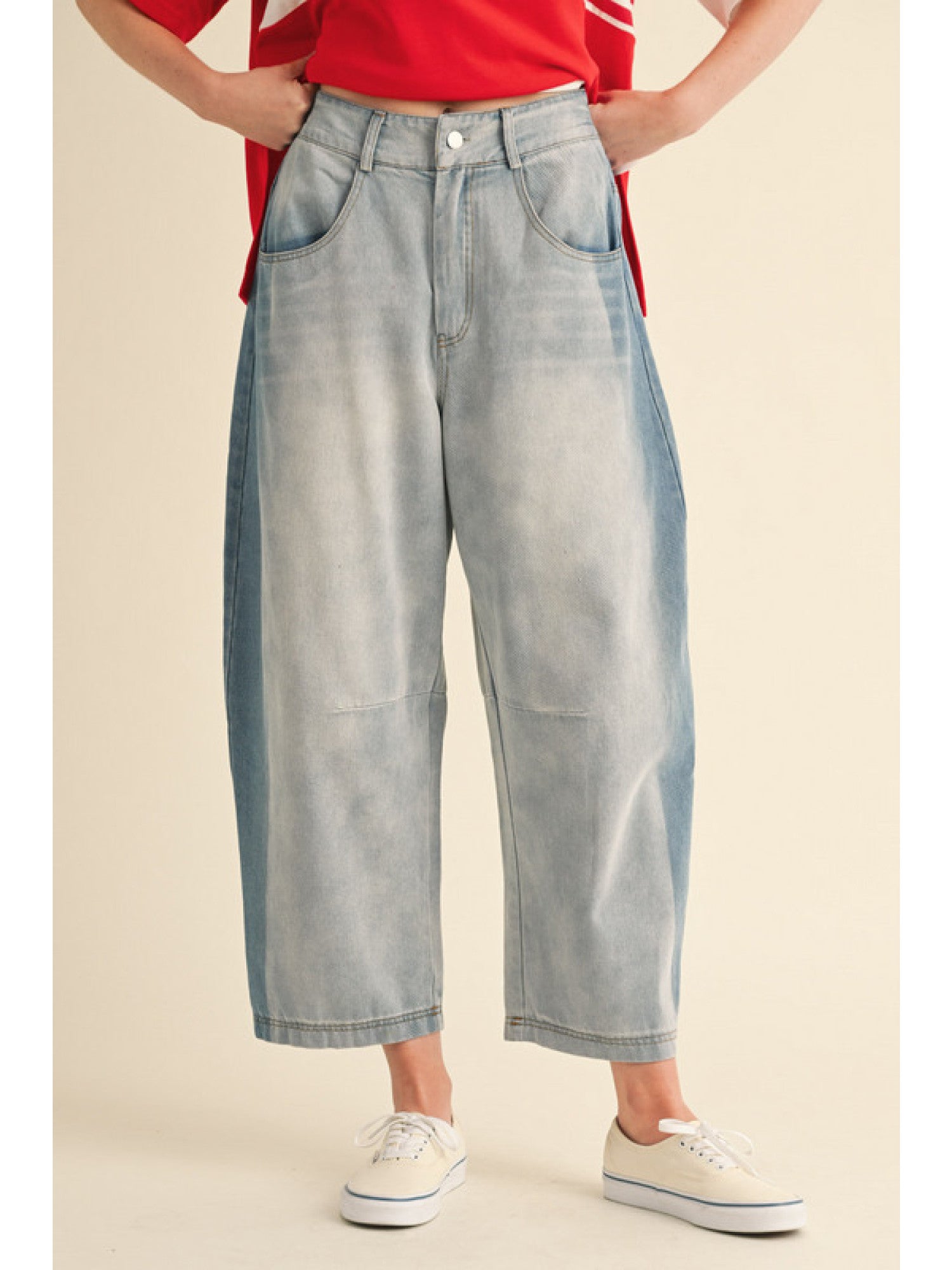 Washed out Relaxed Barrel Jeans