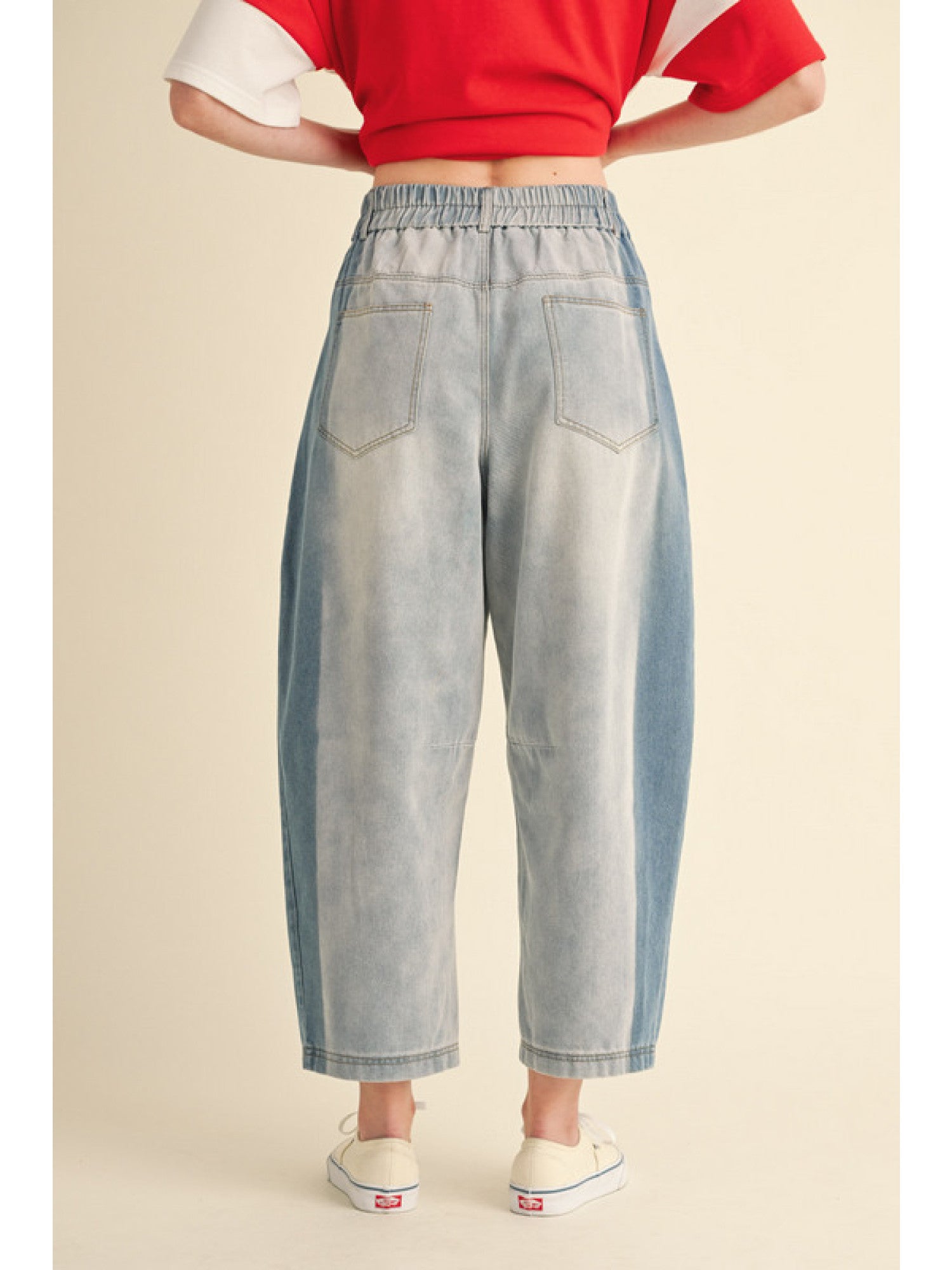 Washed out Relaxed Barrel Jeans