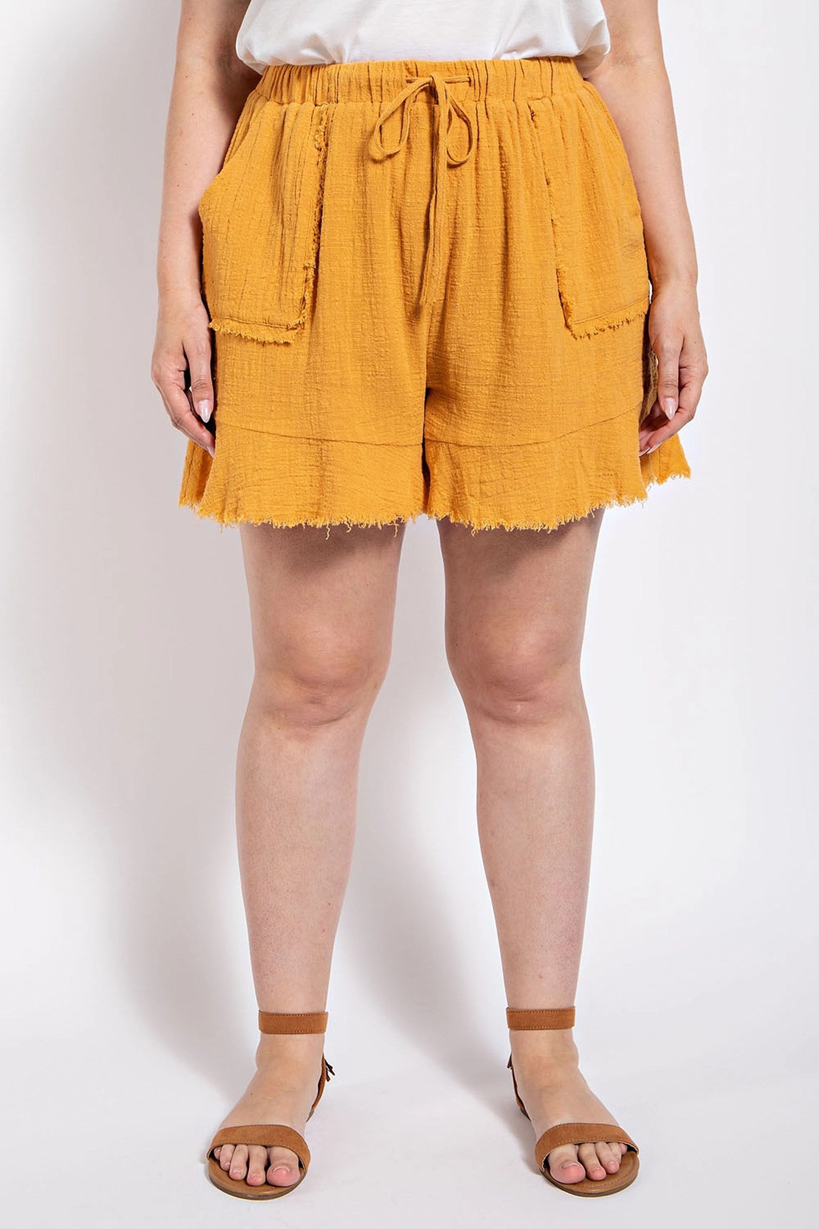 Plus Size Flutter Hem patch pocket shorts