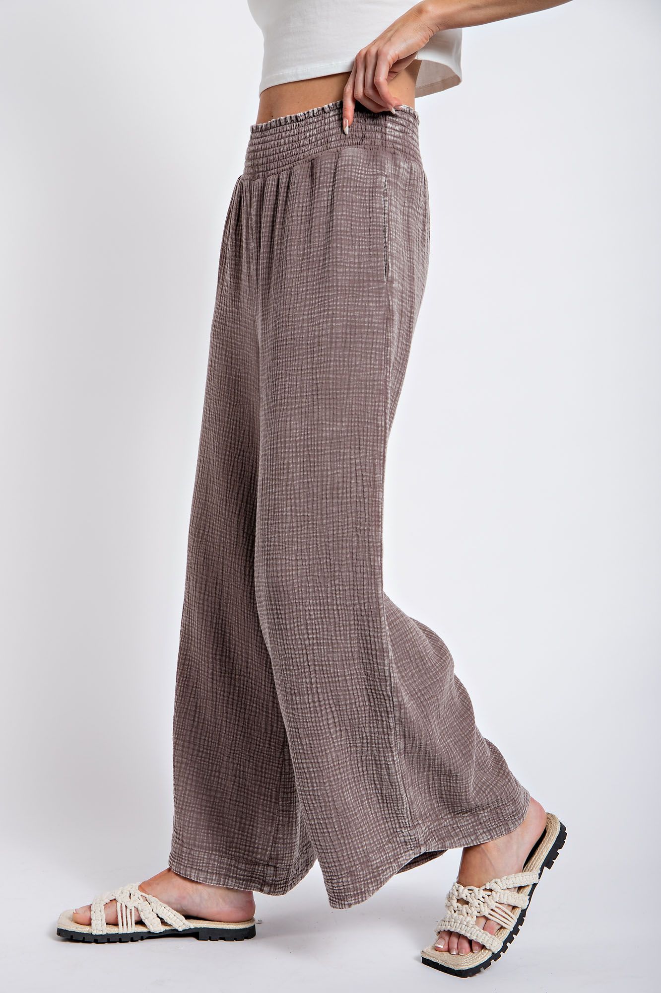 Smocked Waist Band Relaxed Pants in Mocha