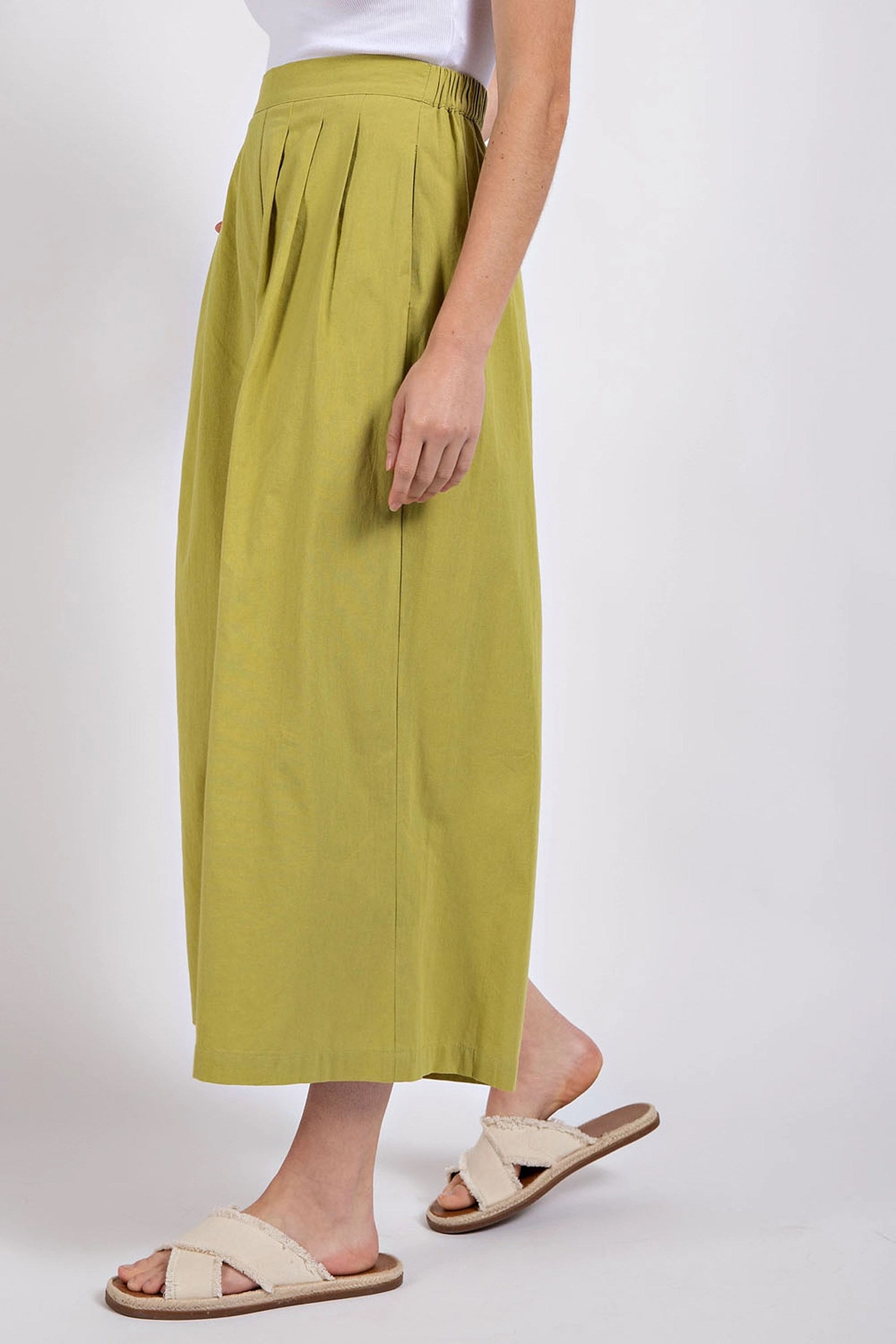 Wide Leg Pleated Crop Pants in Lime