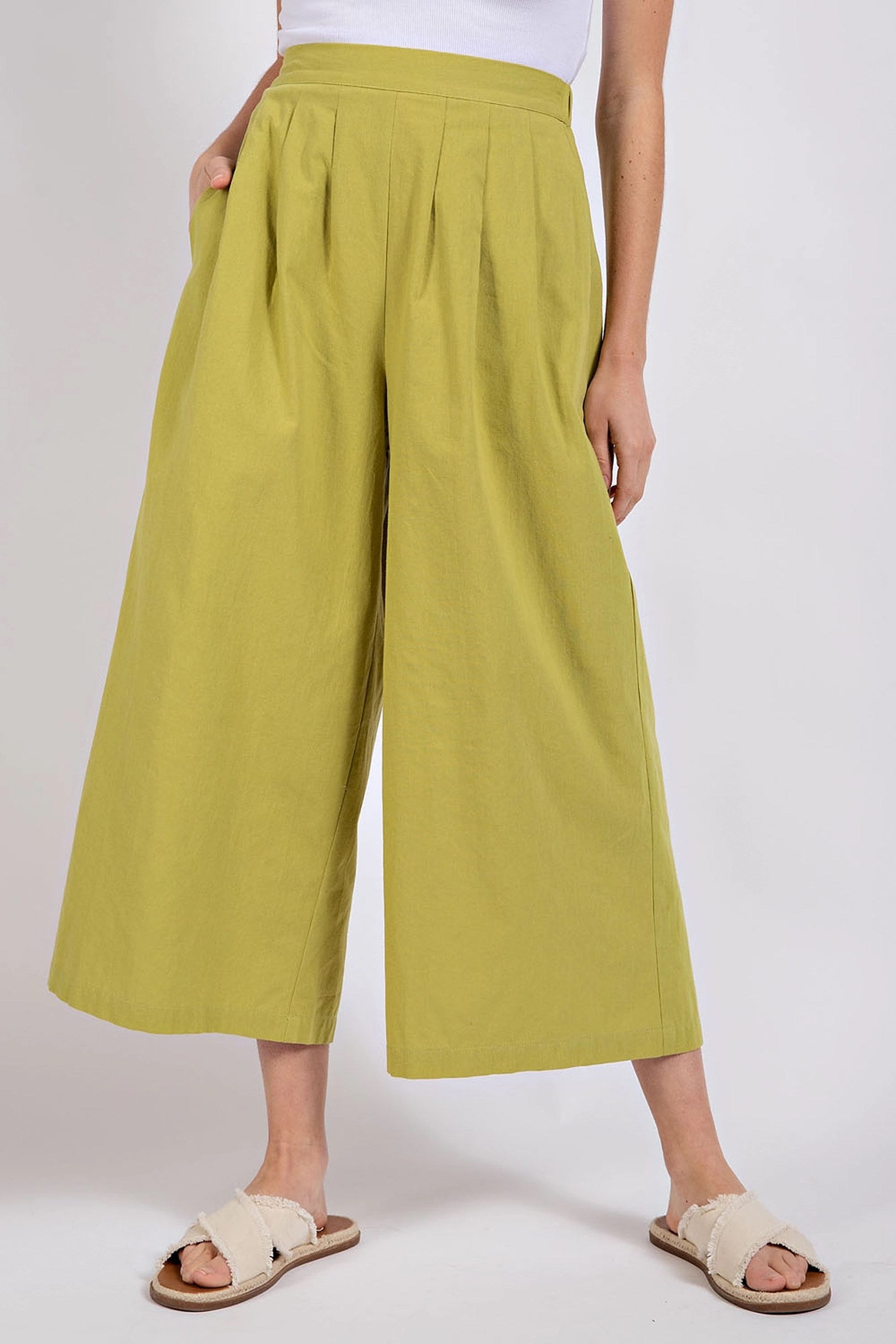 Wide Leg Pleated Crop Pants in Lime