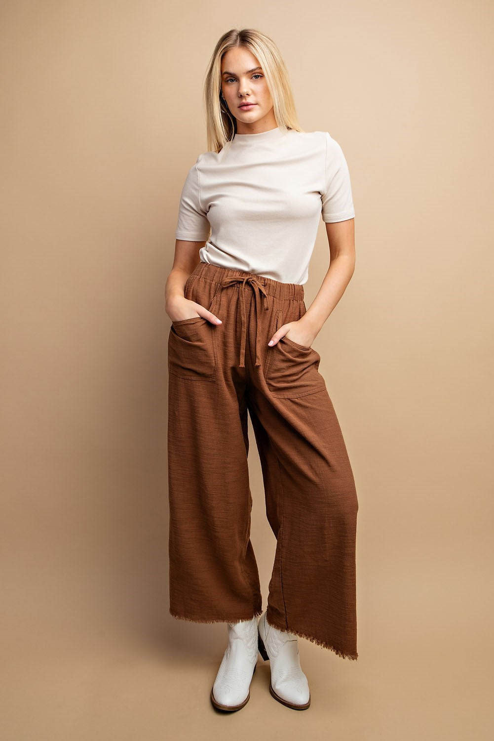 Frayed Wide Leg Pants in Brown