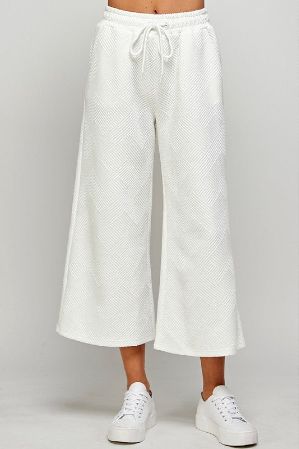 Textured Soft Cropped Wide Pants