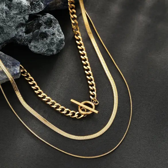 New! Layered T Bar Necklace in Gold