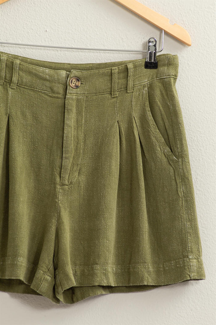 Linen Shorts in Moss