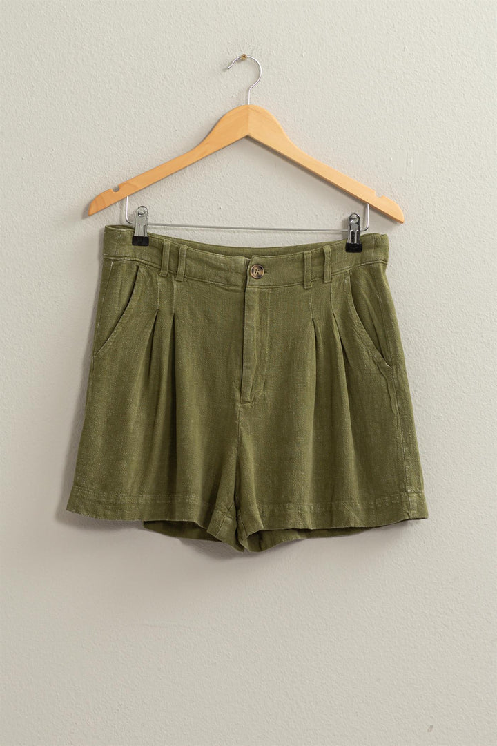 Linen Shorts in Moss