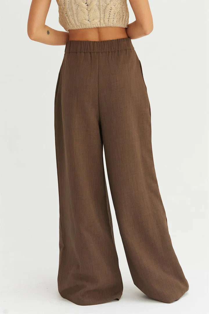 Wide Leg Pleated Trouser in Brown